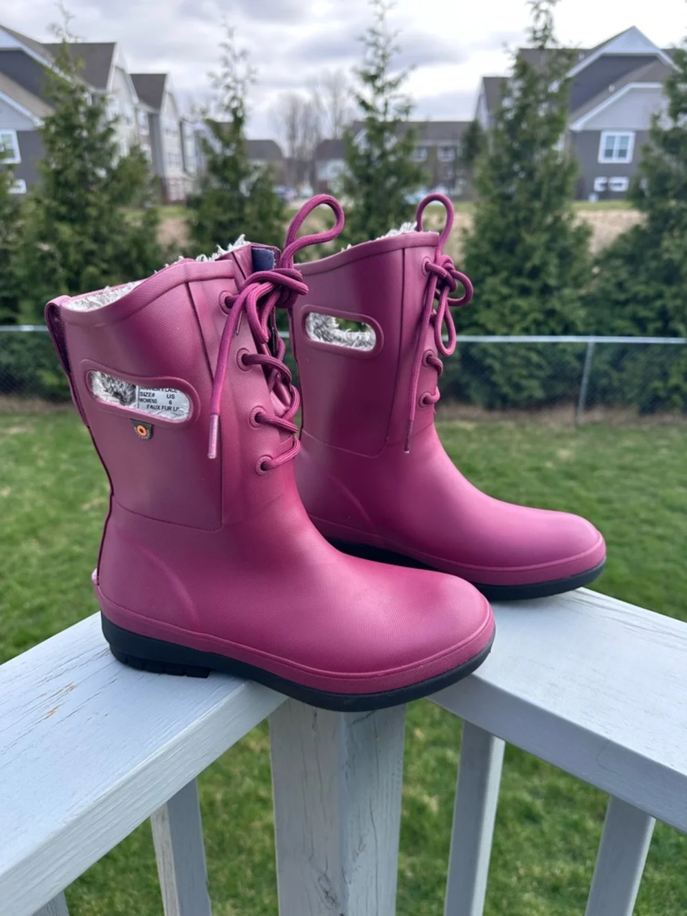 BOGS | Cranberry Amanda Plush II Waterproof Lace-up Rain Boots | Size 6